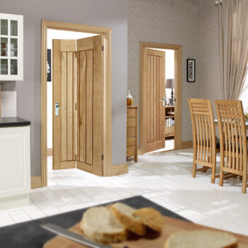Oak-Mexicano-Bi-Fold-LifeStyle