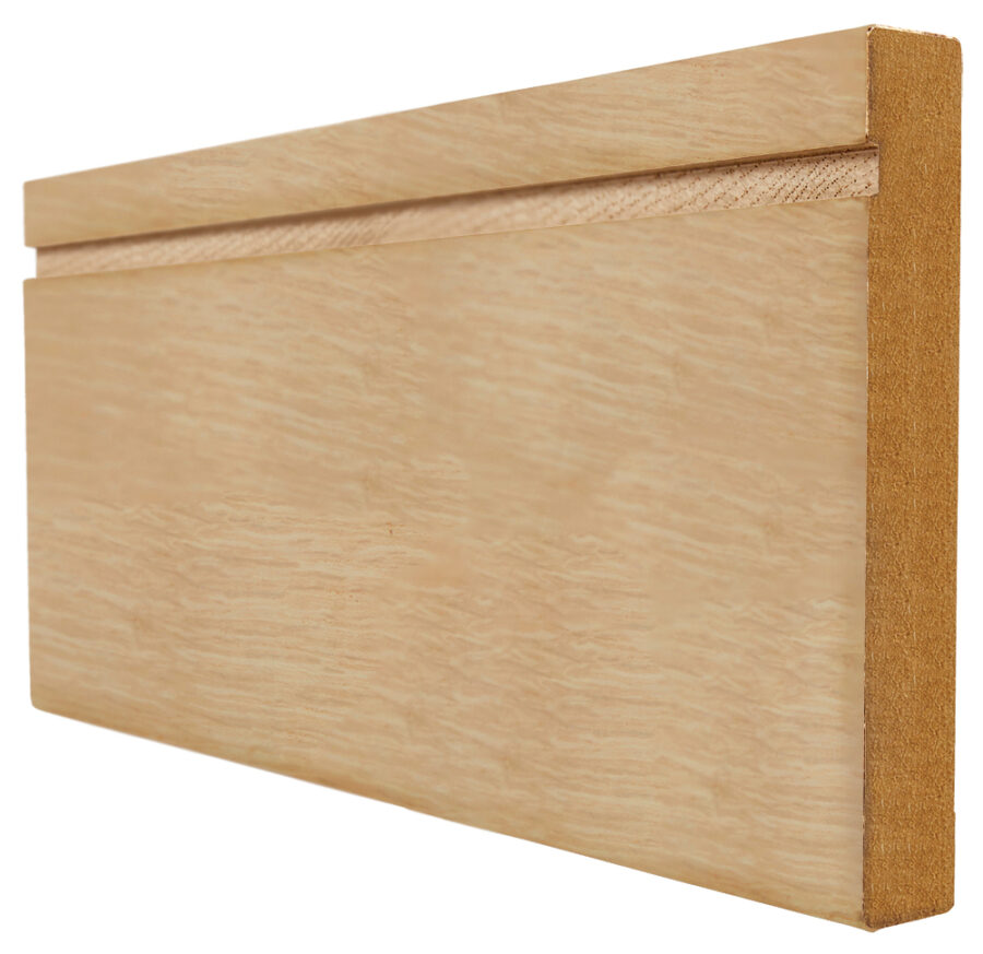 OAK FACED SINGLE GROOVE SKIRTING (4 X 3M LENGTHS PER PK)