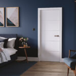 SMOOTH HORIZONTAL 4 LINE MOULDED DOOR